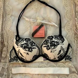 VS Gorgeous Push 5-Way Bra